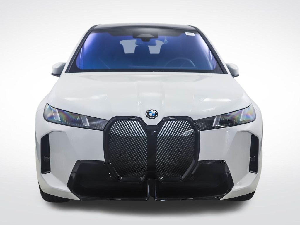Used 2026 White Metallic BMW xDrive45 image 8