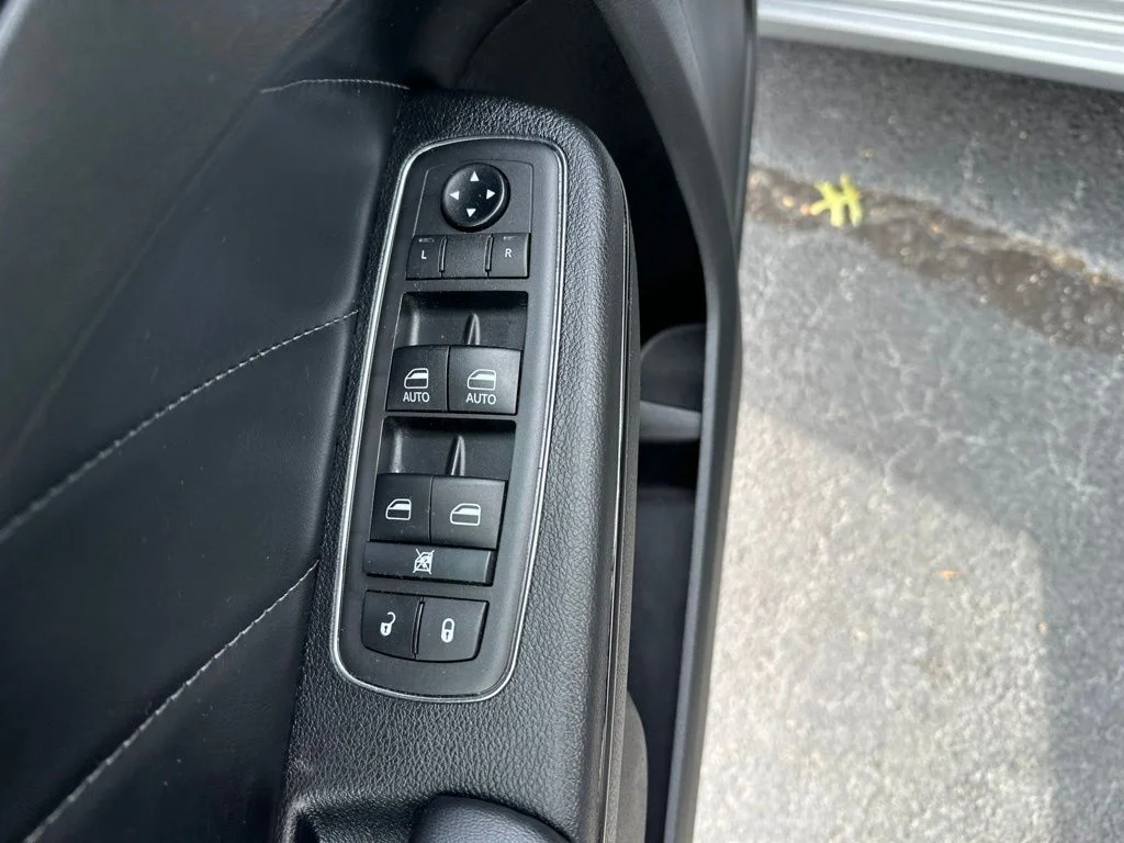 Used 2021 Triple Nickel Clearcoat Dodge SXT image 21