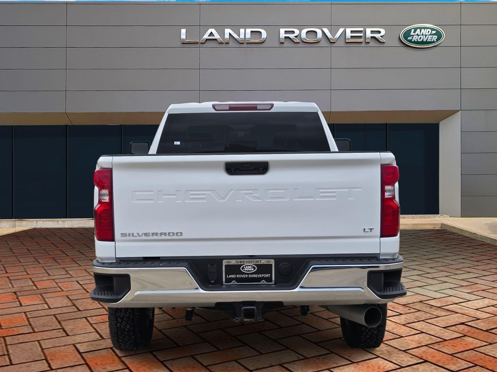 Used 2025 Summit White Chevrolet LT image 5