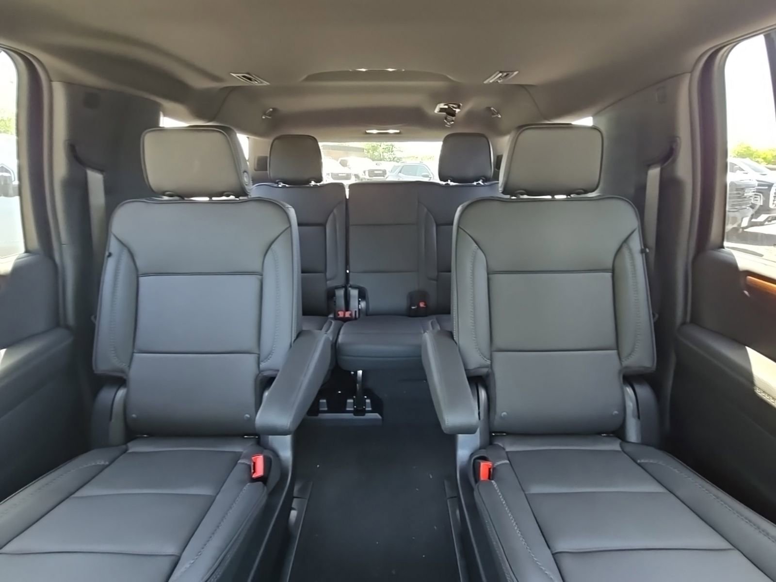 2026 GMC Yukon XL Denali - Photo 36