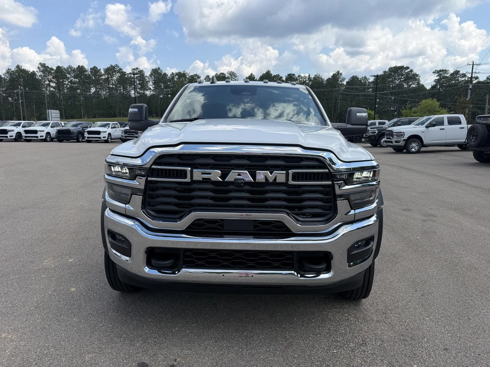 New 2026 Bright White Clear-Coat Exterior Paint RAM Tradesman image 2