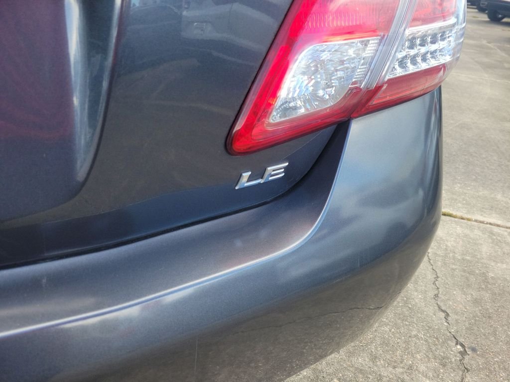 Used 2011 Gray Toyota LE image 5
