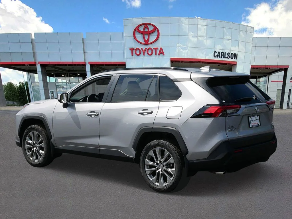 Used 2023 Silver Toyota XLE Premium image 6