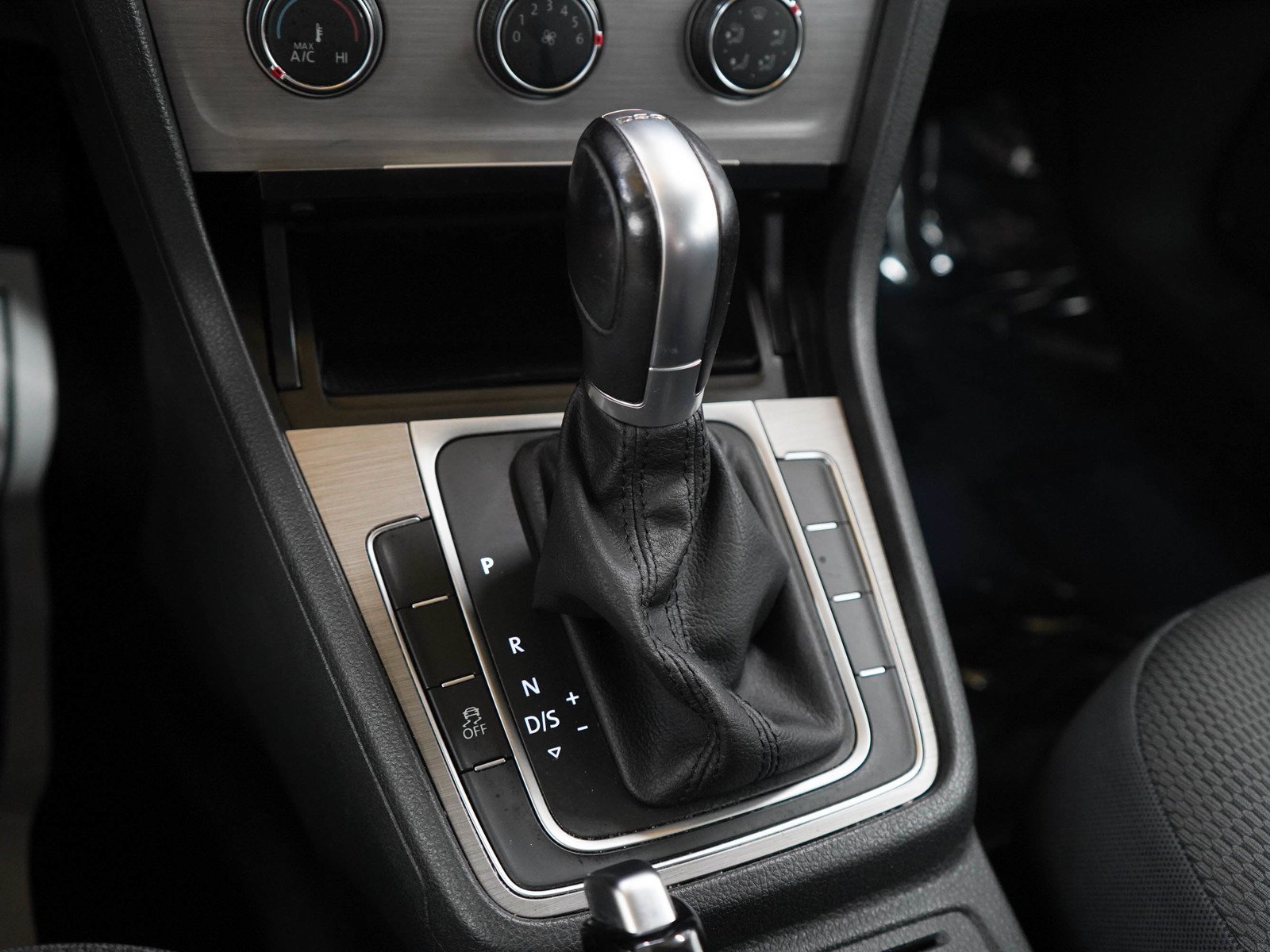 Used 2017 Black Volkswagen S image 21