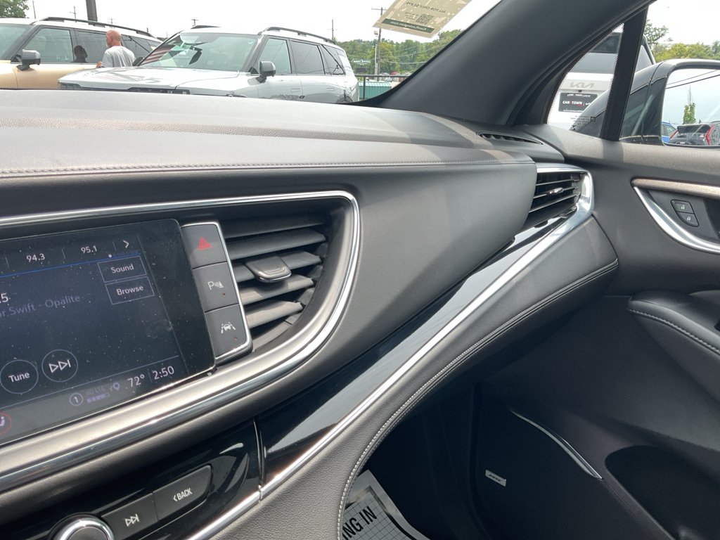 Used 2022 Ebony Twilight Metallic Buick Avenir image 33