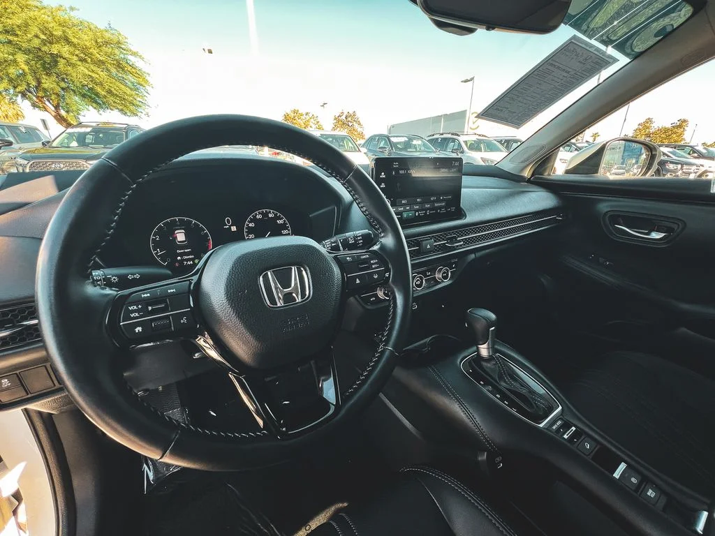 2025 Honda HR-V EX-L - Photo 17