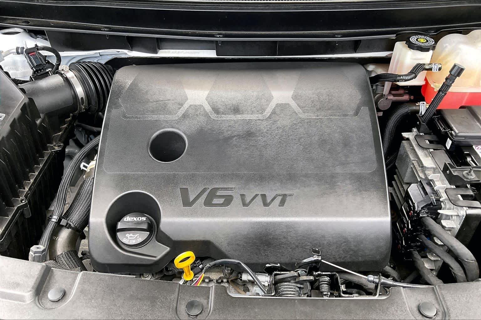 Used 2023 Summit White Chevrolet LT Cloth image 28