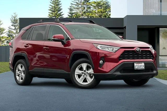 Used 2021 Red Toyota XLE image 2