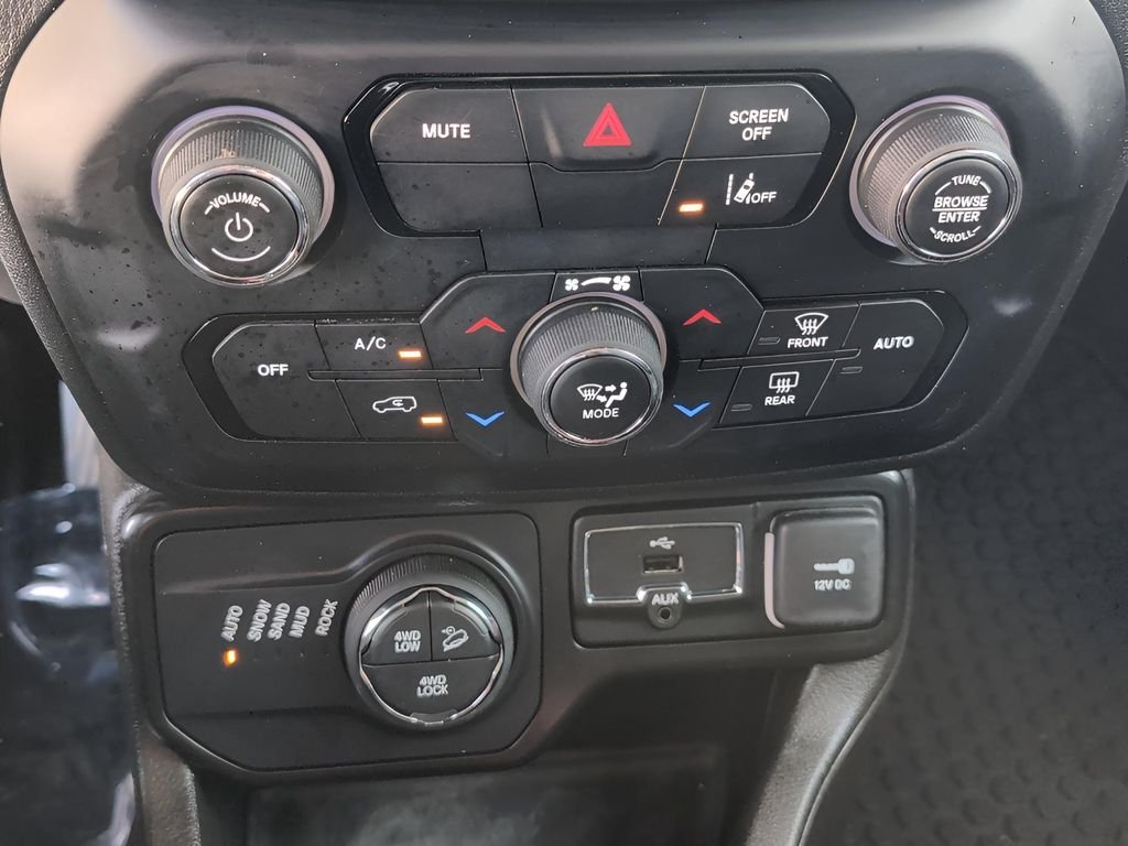 Used 2021 Omaha Orange Clearcoat Jeep Trailhawk image 20