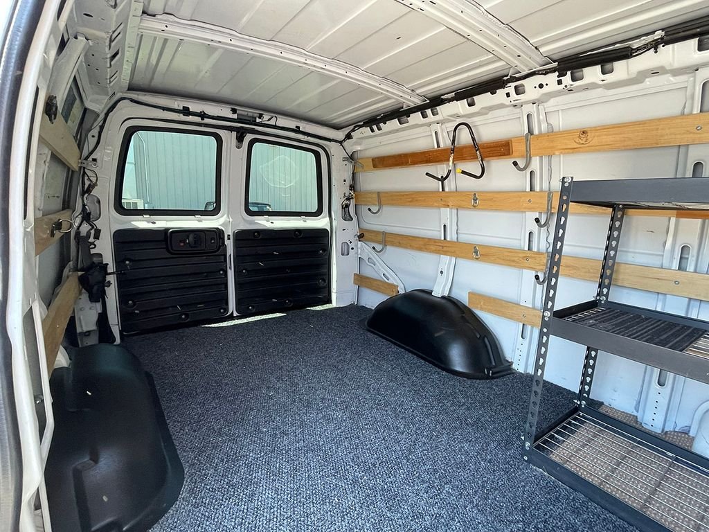 Used 2019 White GMC Work Van image 17