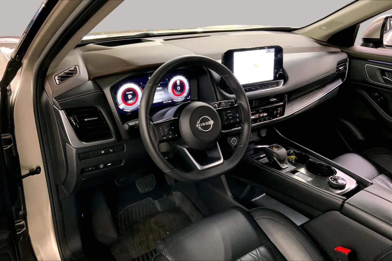 Used 2023 Champagne Silver Metallic Nissan Platinum image 18