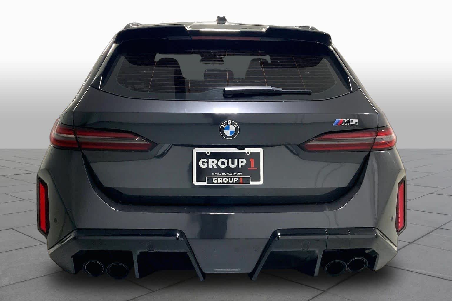 Used 2025 Dark Graphite Metallic BMW  image 4