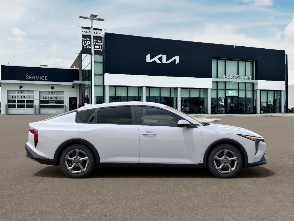 New 2026 Snow White Pearl Kia LXS image 7