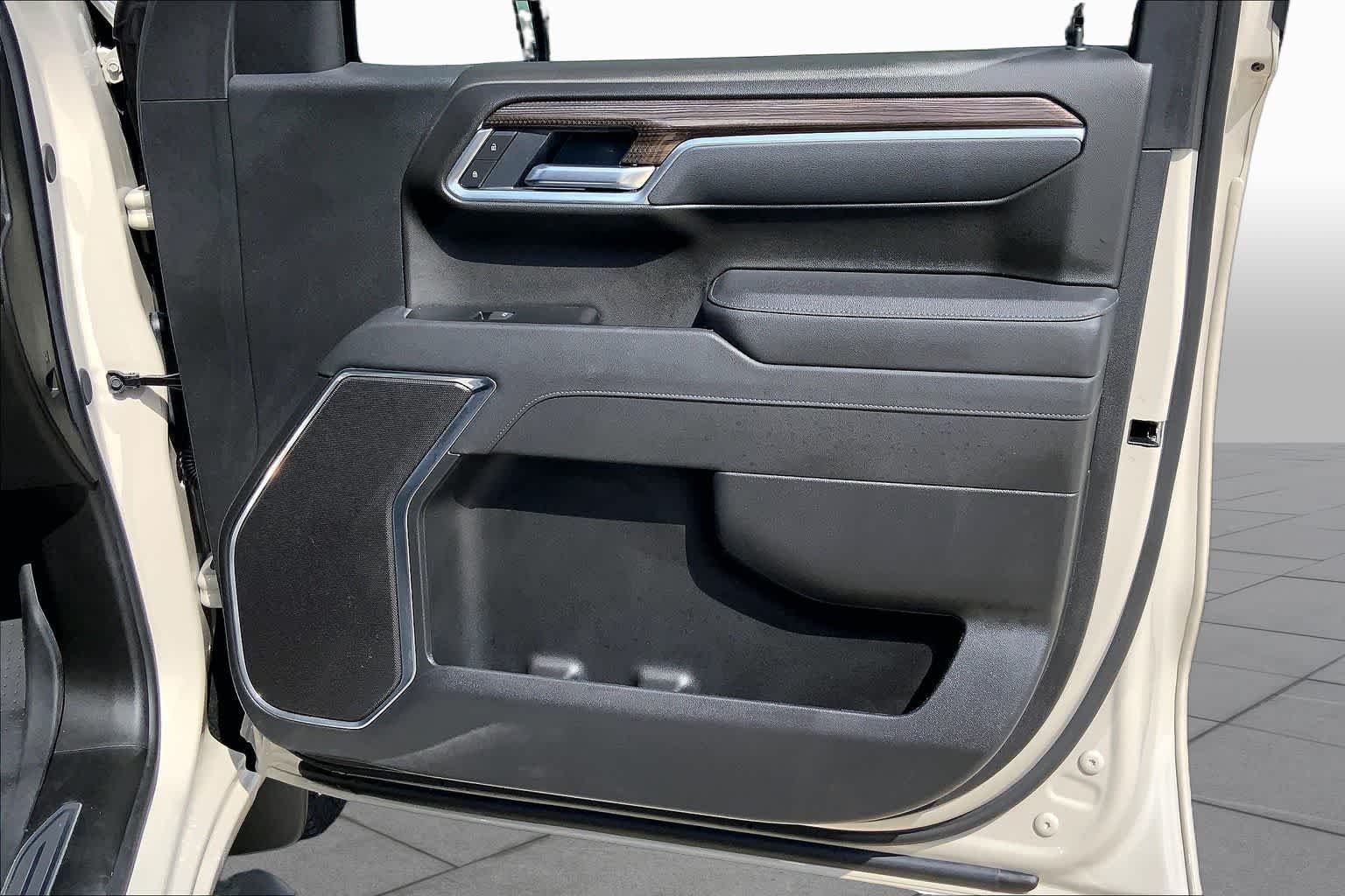 Used 2026 Summit White Chevrolet RST image 22