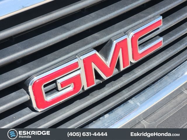 Used 2022 White GMC Work Van image 11