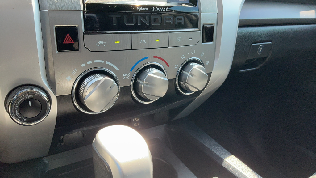 Used 2018 Gray Toyota SR5 image 16