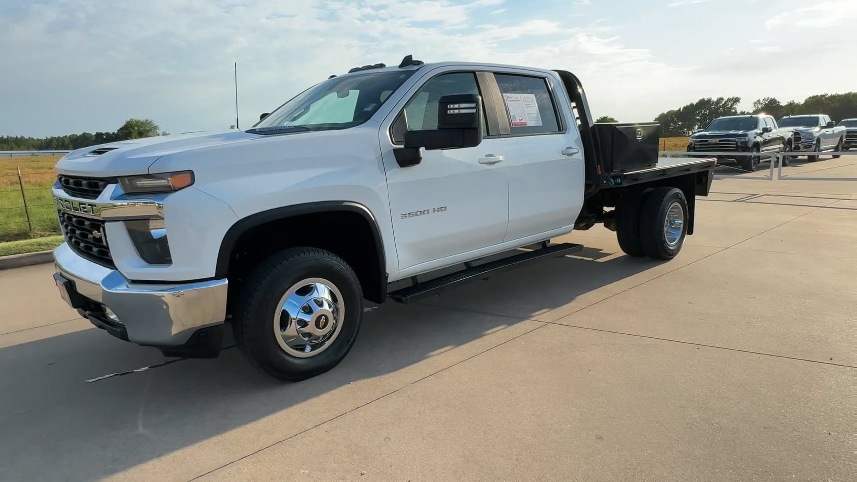 Used 2022 Summit White Chevrolet LT image 5