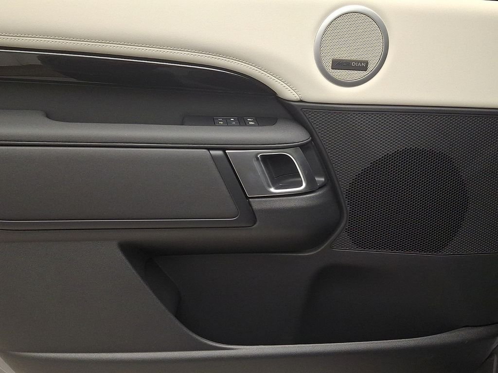 New 2026 Eiger Grey Land Rover S image 9