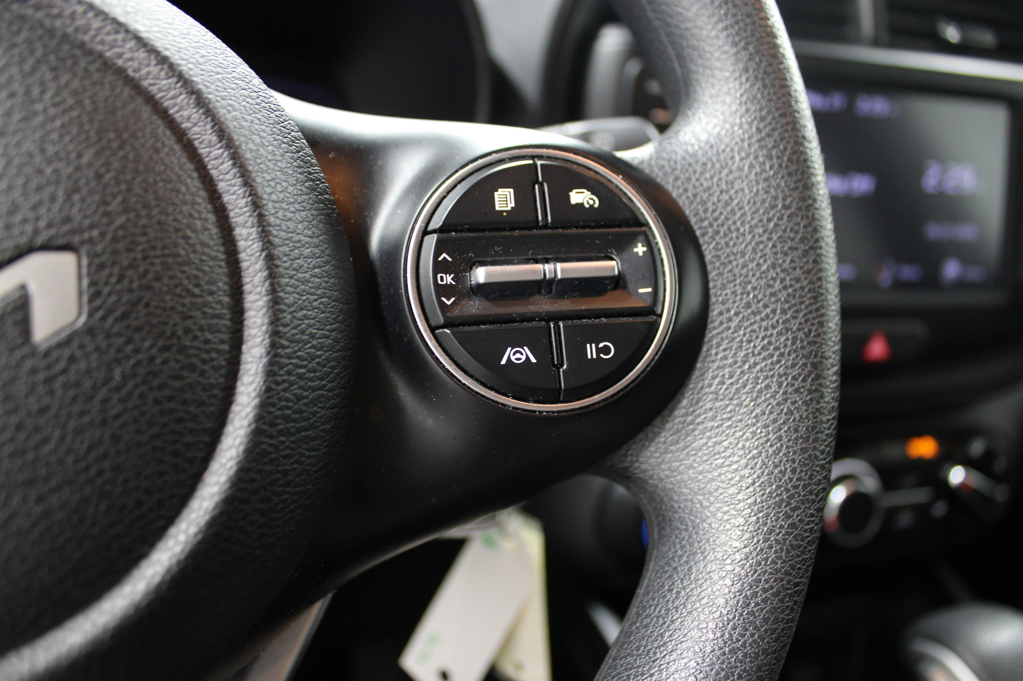 2024 Kia Soul LX - Photo 11