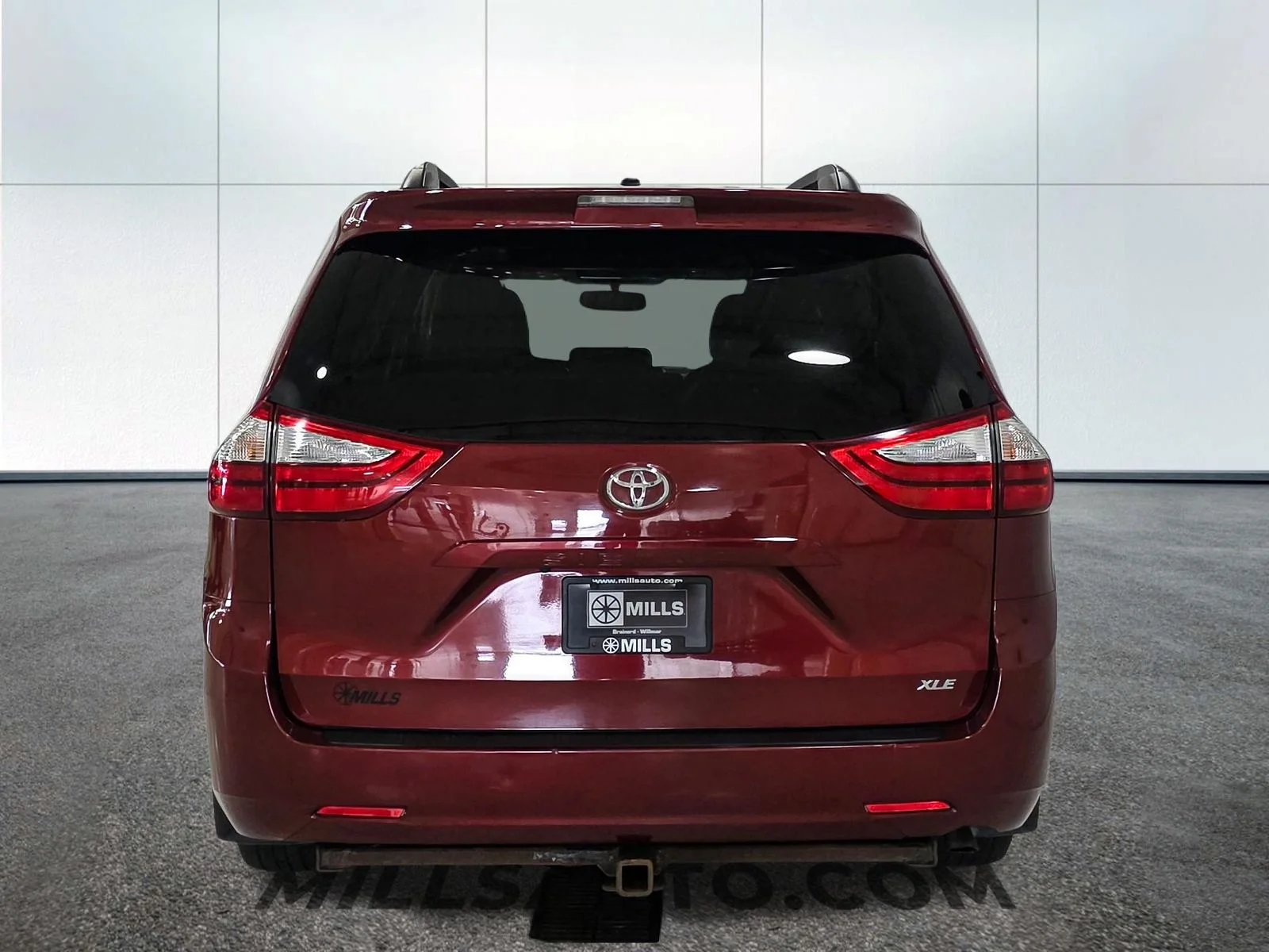 Used 2016 Red Toyota XLE image 6
