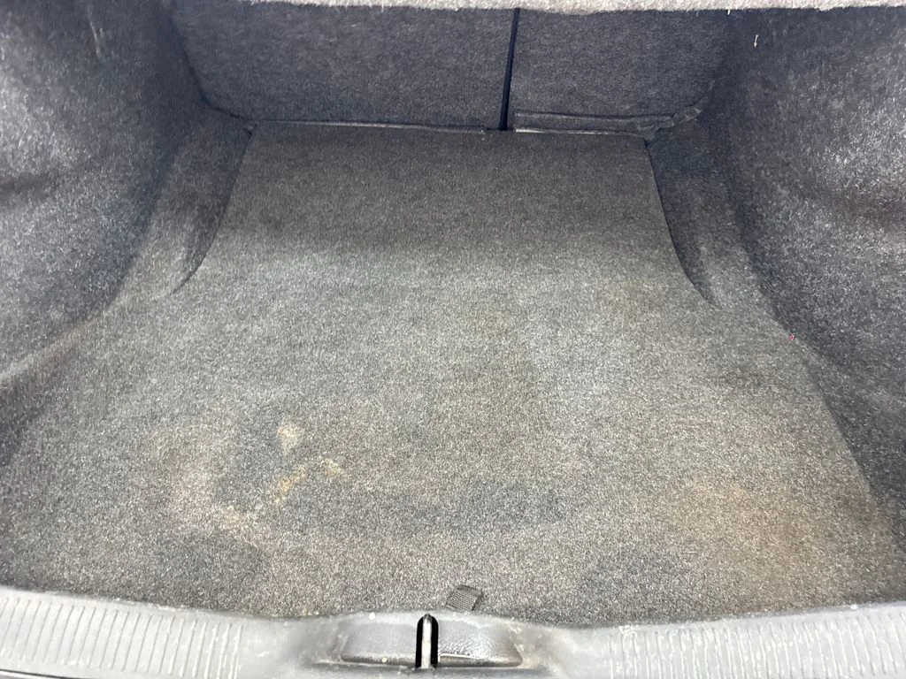 Used 2018 Gray Dodge SXT image 78