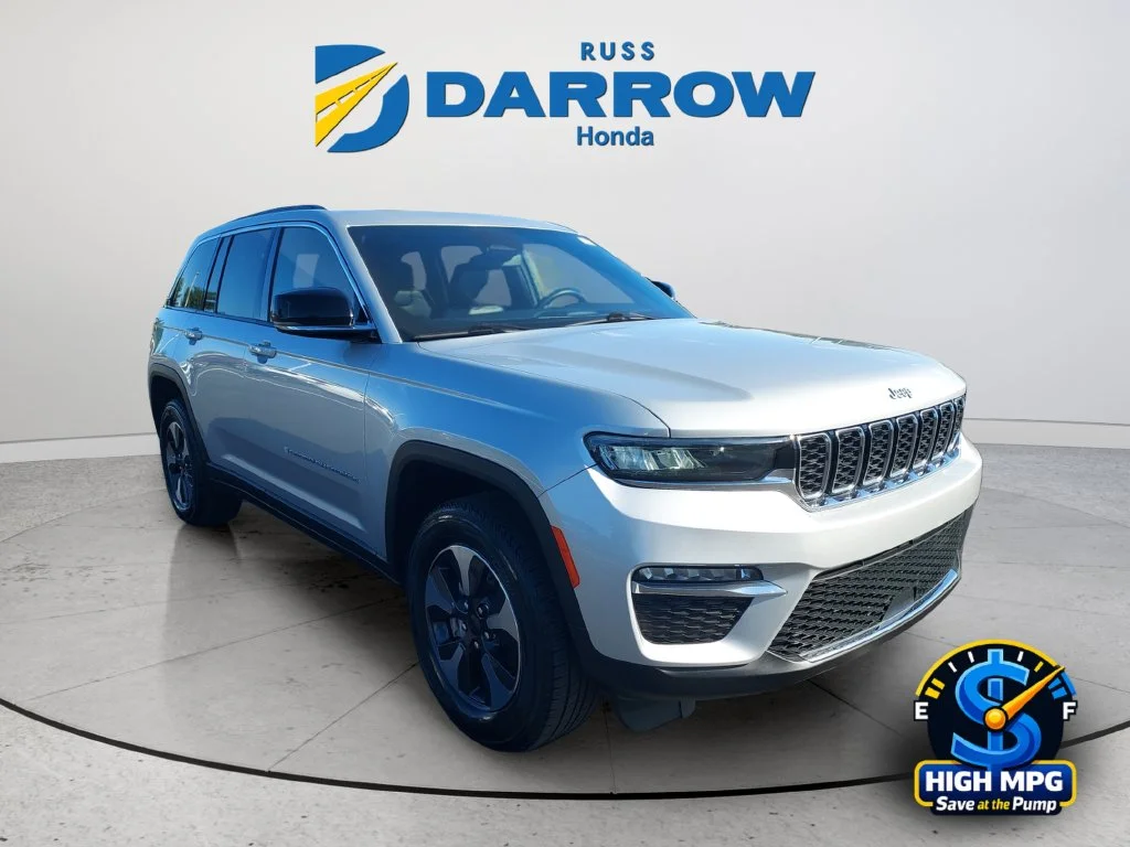 Used 2024 Silver Jeep 4xe image 7
