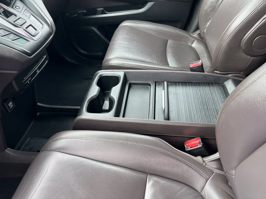 Used 2018 Forest Mist Metallic Honda Touring image 25