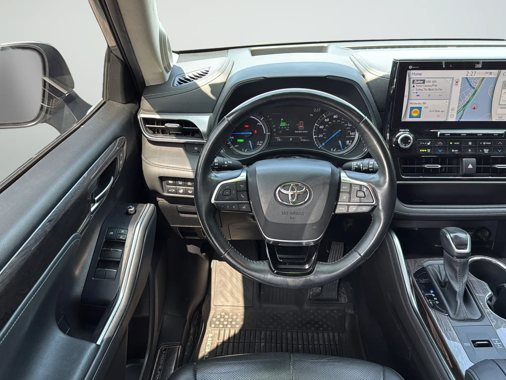 Used 2021 Silver Toyota Platinum image 36