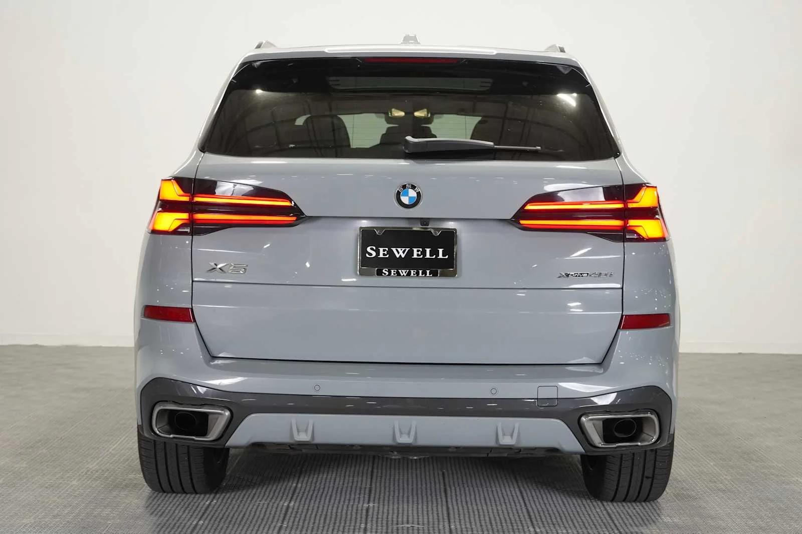 Used 2026 Brooklyn Grey Metallic BMW xDrive40i image 5