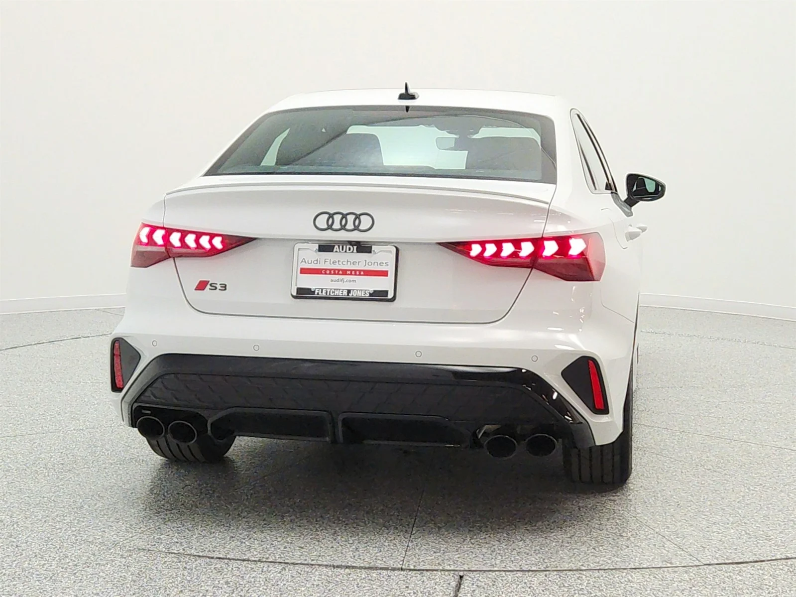 Used 2025 Glacier White Metallic Audi Premium Plus 2.0 TFSI quattro image 6
