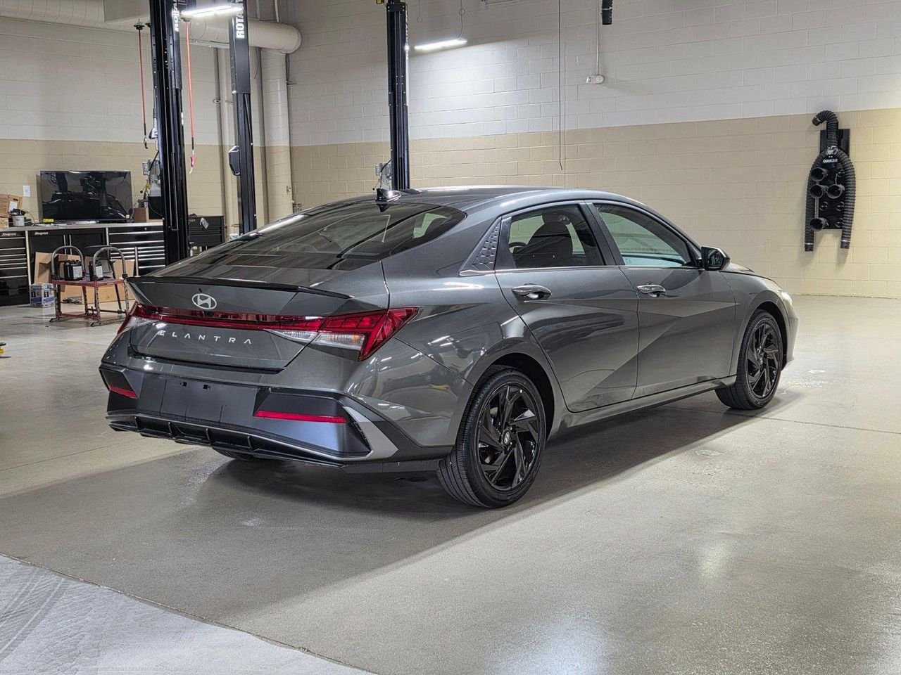 New 2026 Amazon Gray Hyundai SEL Sport image 7