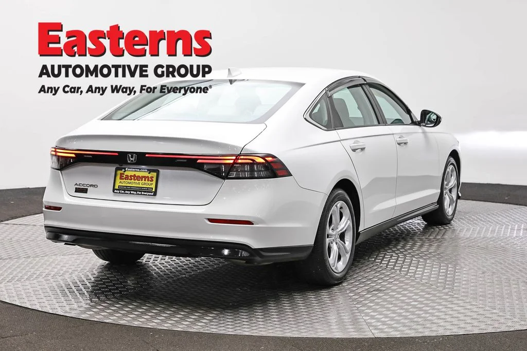 Used 2025 White Honda LX image 5