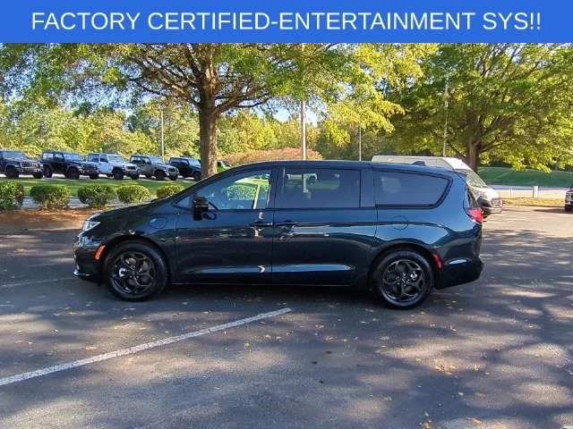Used 2023 Blue Chrysler Limited image 2