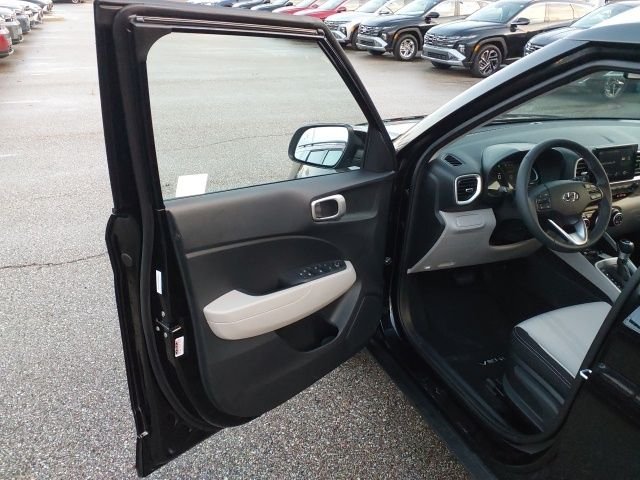 New 2026 Onyx Black Hyundai SEL image 28