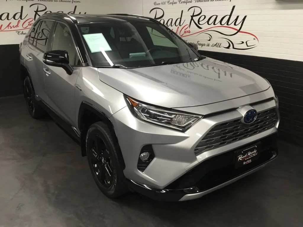 Used 2019 Silver Toyota XSE image 2
