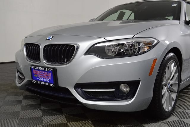 Used 2016 Silver BMW xDrive image 3