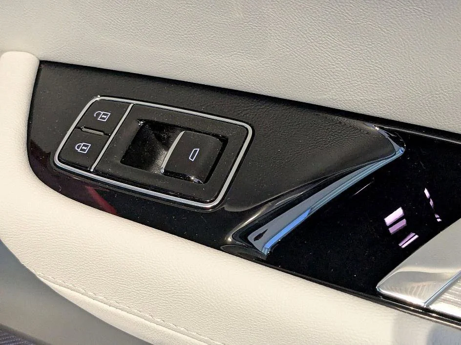 2026 Cadillac VISTIQ Luxury - Photo 31