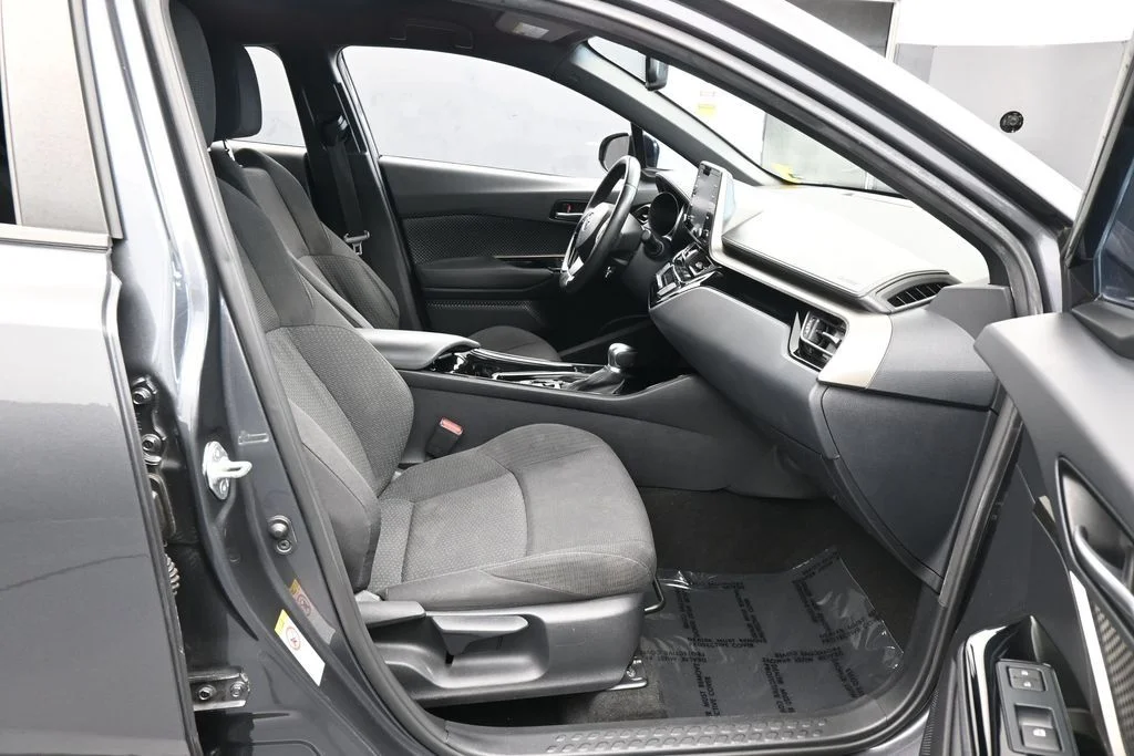 Used 2019 Magnetic Gray Metallic Toyota XLE image 33