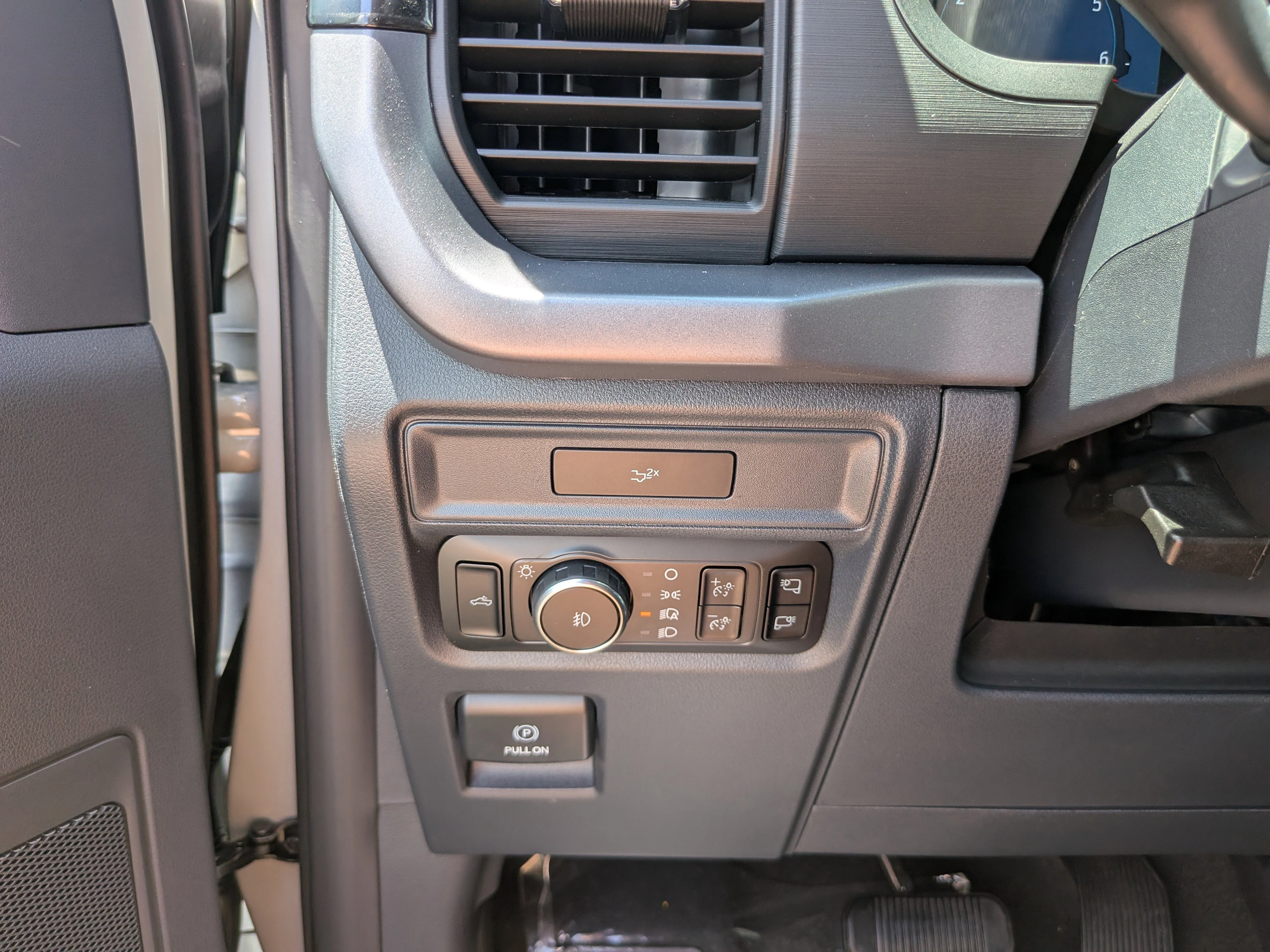 New 2026 Avalanche Ford XLT image 25