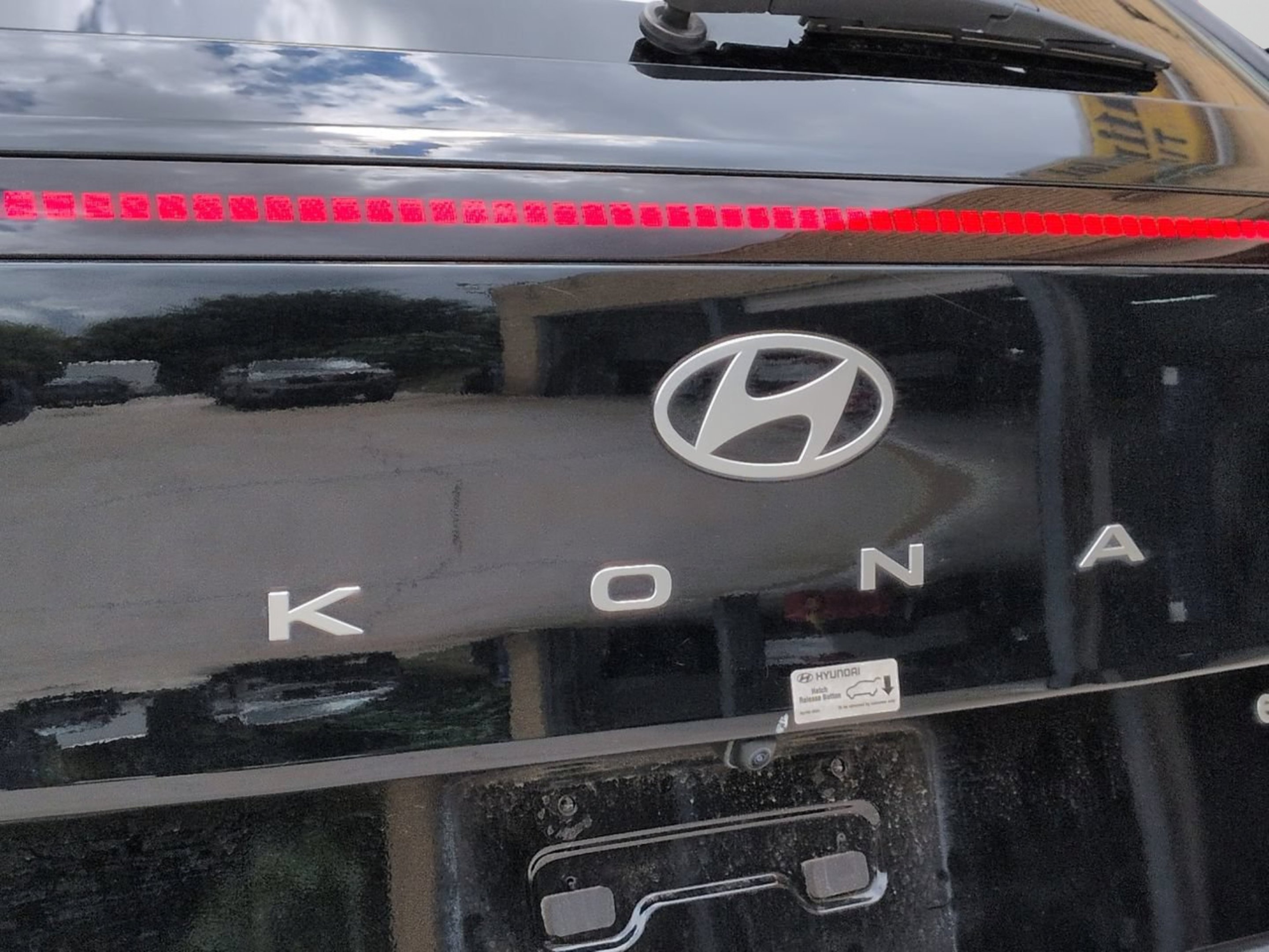 Used 2025 Abyss Black Pearl Hyundai SEL image 30