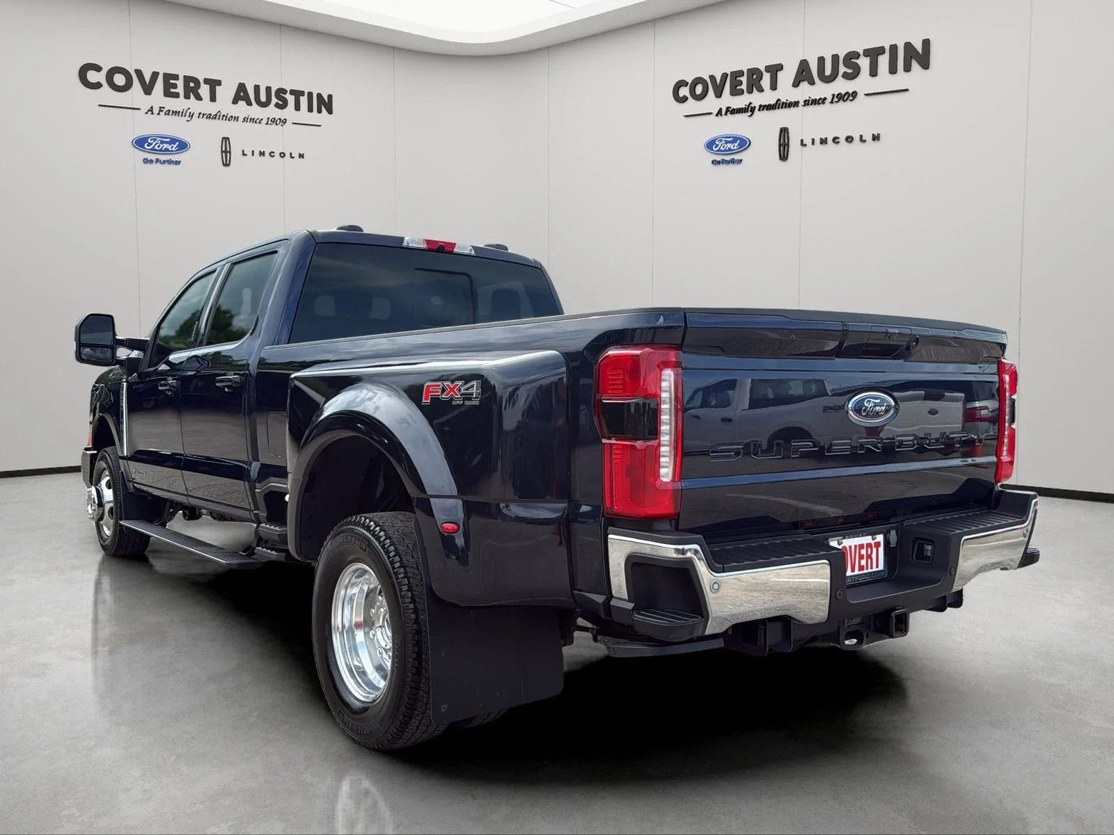 Used 2024 Blue Ford Lariat image 3
