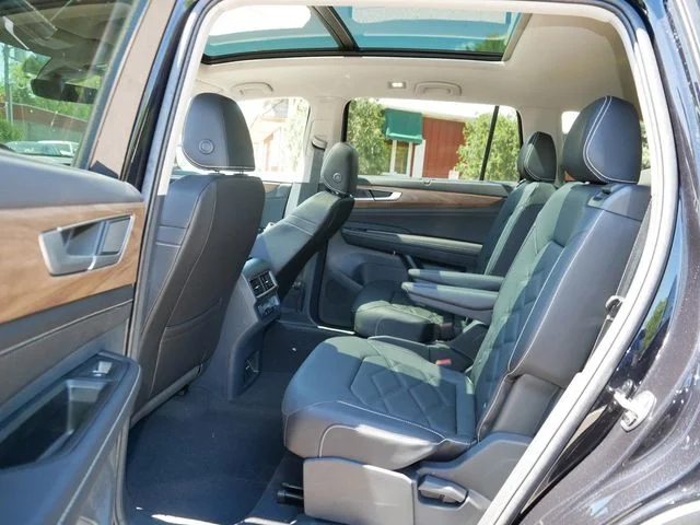 New 2026 Black Volkswagen 2.0T SE w/Technology image 8