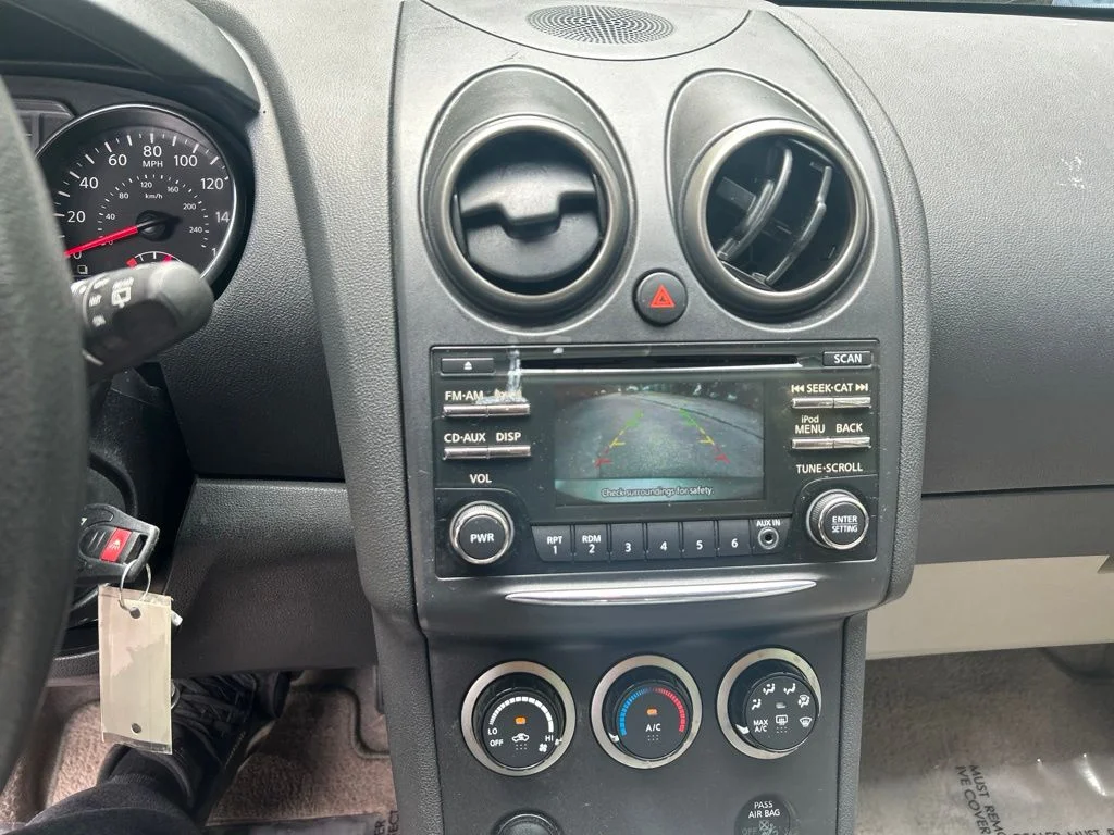 Used 2015 Gray Nissan S image 18