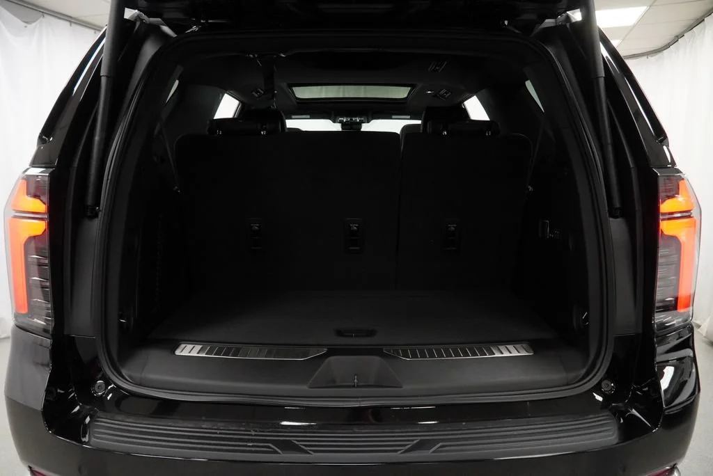 New 2026 Black Chevrolet High Country image 26