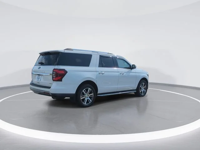 Used 2023 White Ford Limited image 8