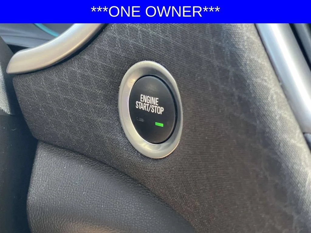 Used 2025 Summit White Chevrolet 1LT image 26