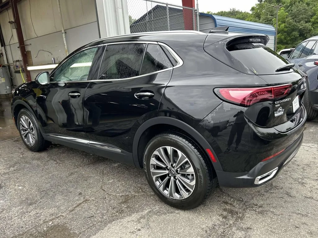 Used 2024 Ebony Twilight Metallic Buick Preferred image 5