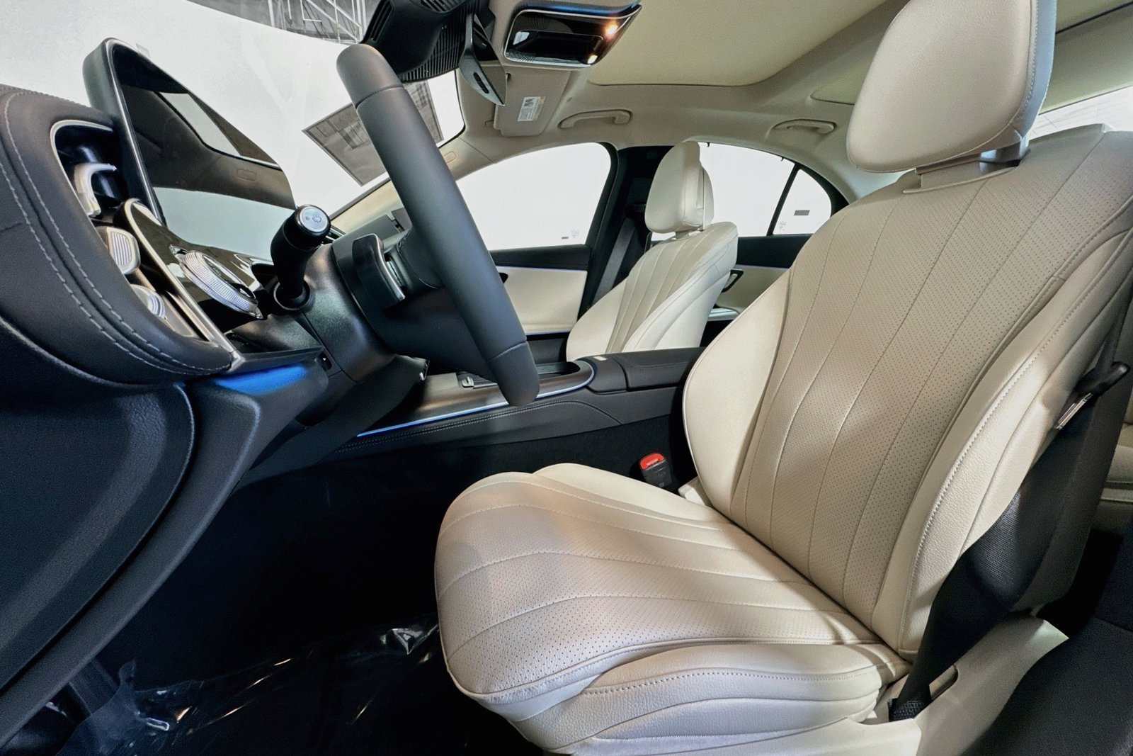 New 2027 Nautical Blue Metallic Mercedes-Benz E 350 image 18