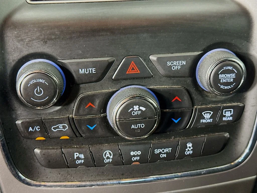 Used 2021 Gray Jeep Laredo E image 15