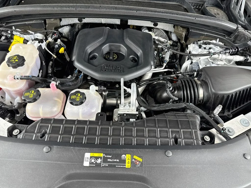 Used 2022 White Jeep 4xe image 31
